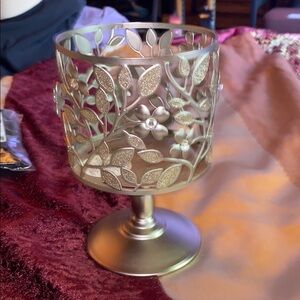 Vintage Bath& Bodywork Elegant Silver Dogwood Candle Holder